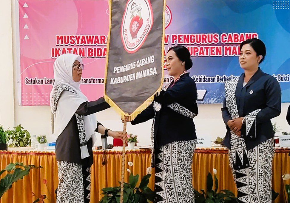 Bd. Adolfina Y.T Terpilih Jadi Ketua IBI Mamasa 2023–2028, Siap Perkuat Peran Bidan di Daerah