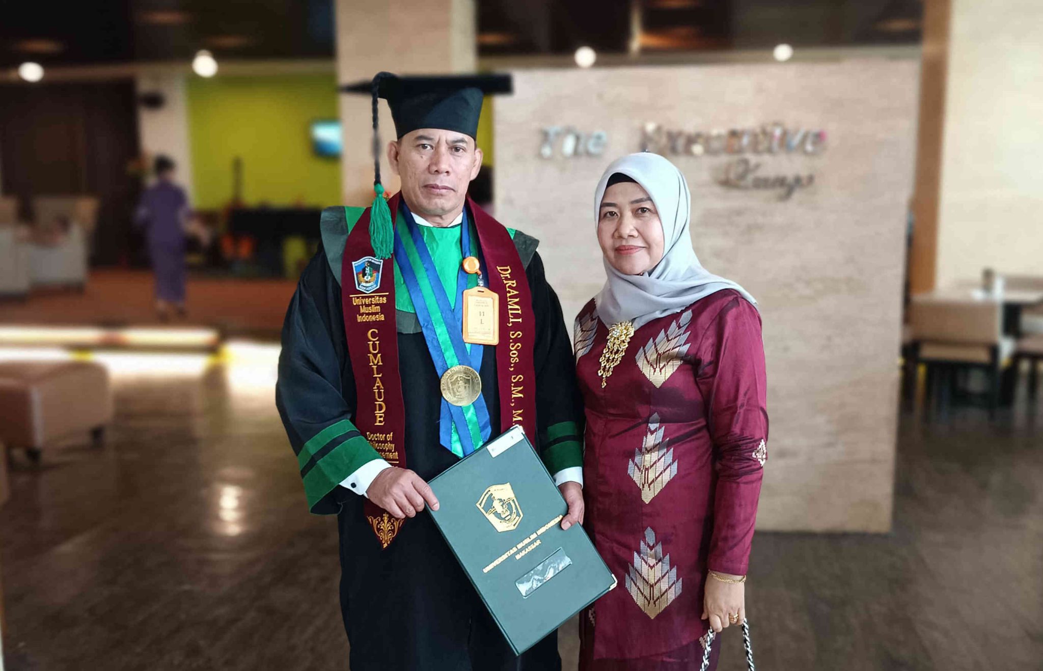 Danyon B Pelopor Brimob Polda Sulsel Kompol Ramli, ikuti Wisuda Strata tertinggi Akademik ( S3