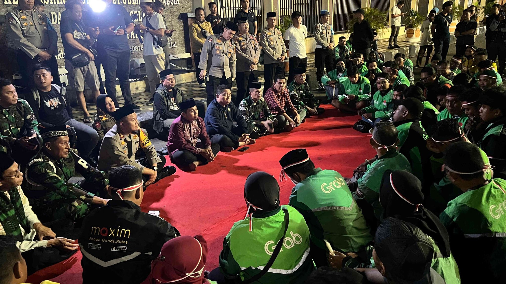 ‎Puluhan Ojol di Parepare Gelar Aksi Damai, Tuntut Keadilan untuk Affan Kurniawan