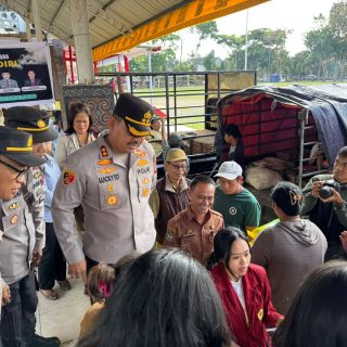 Kapolres Toraja Utara Pantau Gerakan Pangan Murah, Dialog Bersama Warga