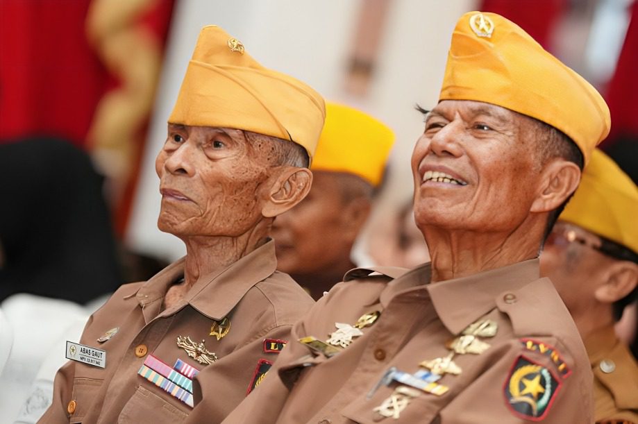 Gubernur Sulsel Silaturahmi dengan Keluarga Pahlawan dan Veteran Pejuang Kemerdekaan RI
