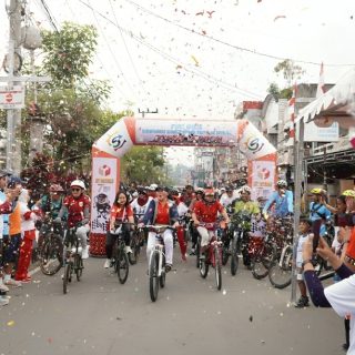 Ratusan Peserta Ikuti Fun Bike HUT ke-7 Bawaslu di Toraja Utara