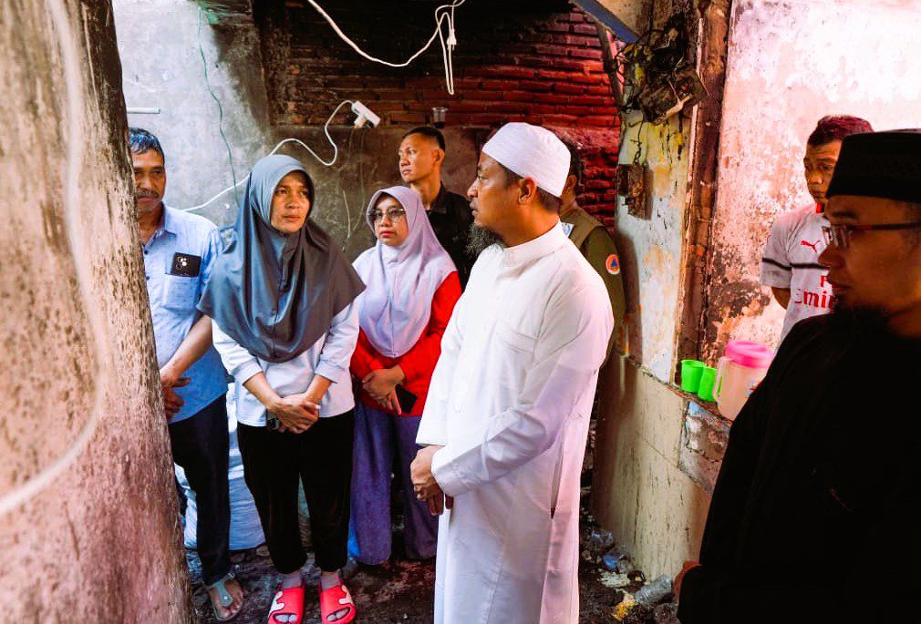 Gubernur Sulsel Serahkan Santunan untuk Korban Kebakaran di Jalan Baji Dakka Makassar