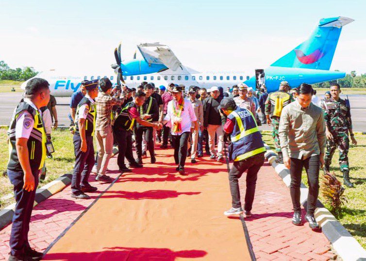 Gubernur Sulsel Resmikan Penerbangan Perdana Fly Jaya Airlines Rute Makassar–Bone
