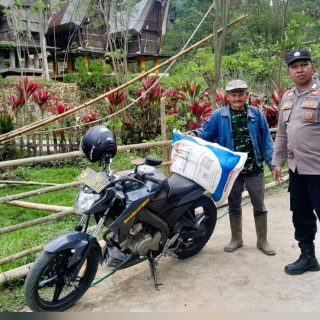 Polisi di Sanggalangi Sisihkan Gaji untuk Beli Pupuk, Dukung Ketahanan Pangan Warga