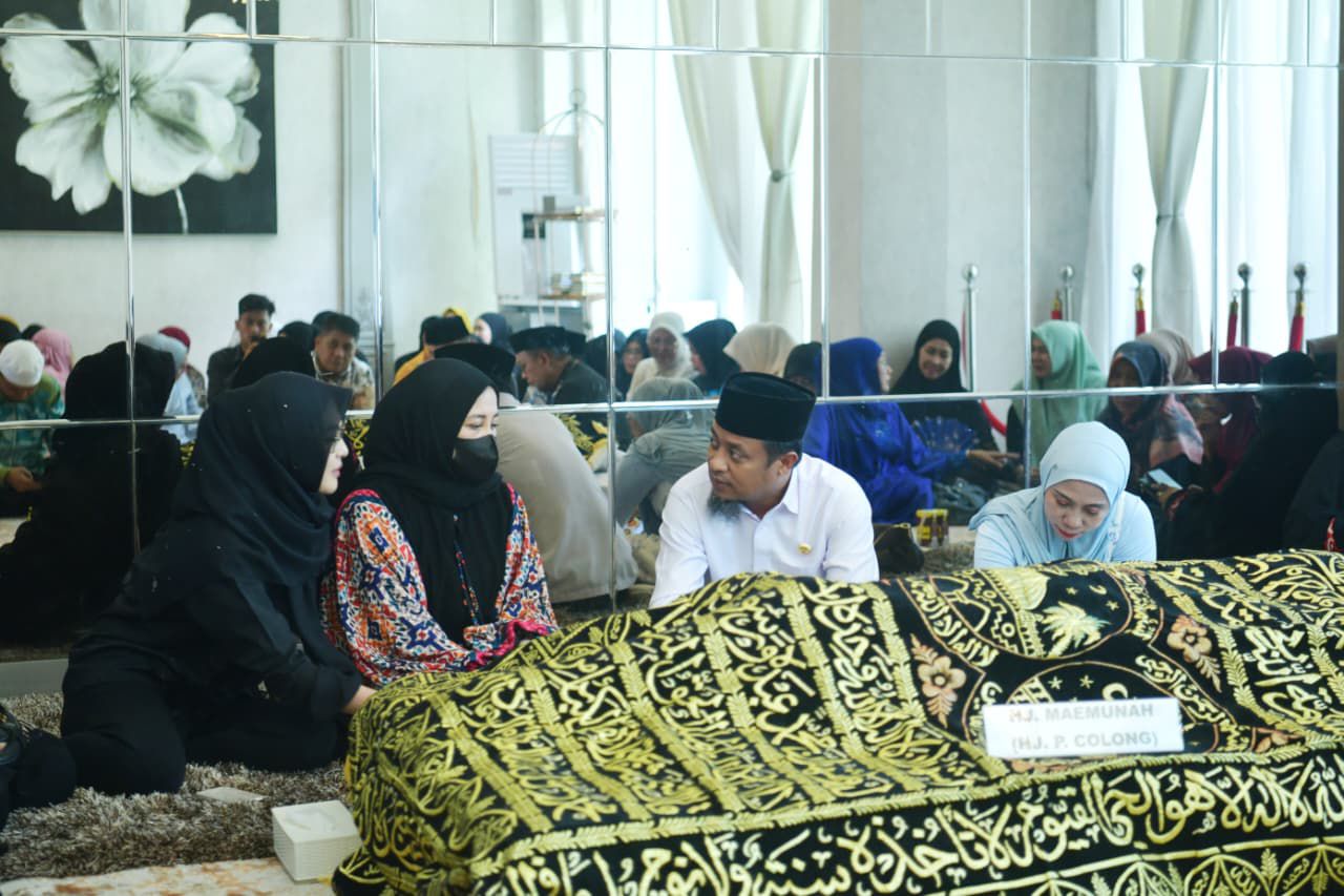Gubernur Sulsel Sampaikan Duka Cita Atas Wafatnya Ibunda Wagub Fatmawati Rusdi