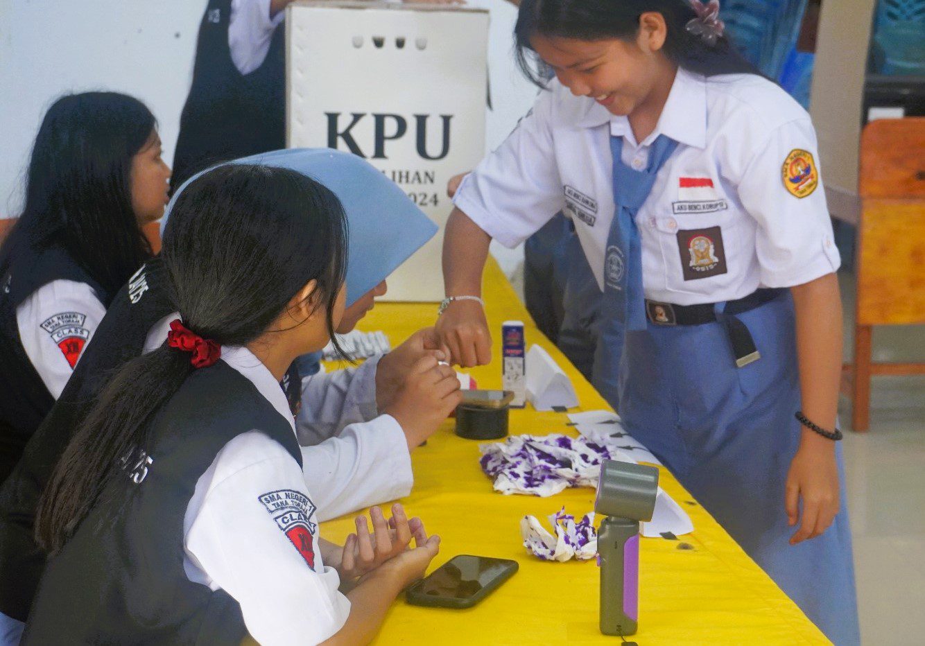 SMA Negeri 5 Tana Toraja Catat 100% Partisipasi dalam Pemilos Serentak Sulsel 2025