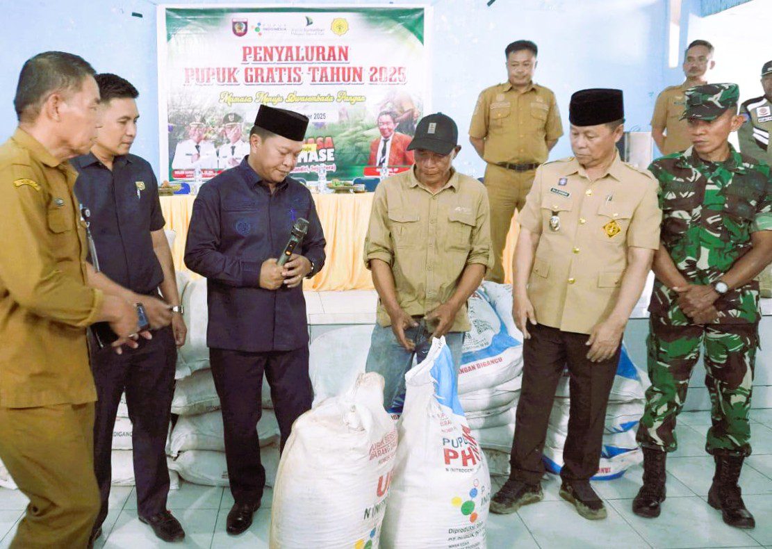 Program Pupuk Gratis Mamasa Berlanjut, Bupati Welem: Jangan Dijual!