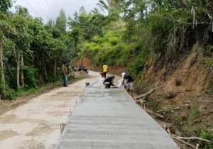 PUPR Mamasa Mulai Rekonstruksi Jalan Menuju TPA Salubue