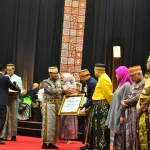 Tingkat Pengangguran Terendah di Sulsel, Enrekang Raih Penghargaan dari Gubernur