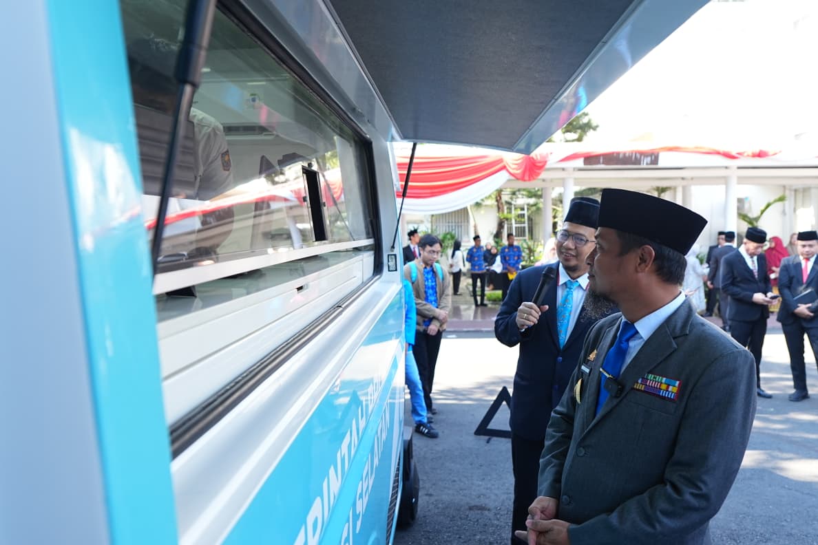 Gubernur Sulsel Luncurkan Mesin Pencetak KTP Mobile Pertama Lewat Program Layanan Dukcapil Bergerak