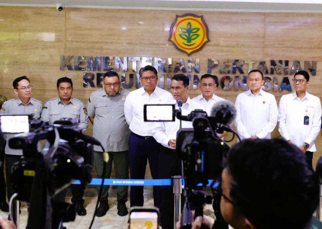 Mentan Amran Pastikan Stok Pupuk Aman, 2.039 Kios Nakal Dicabut Izinnya