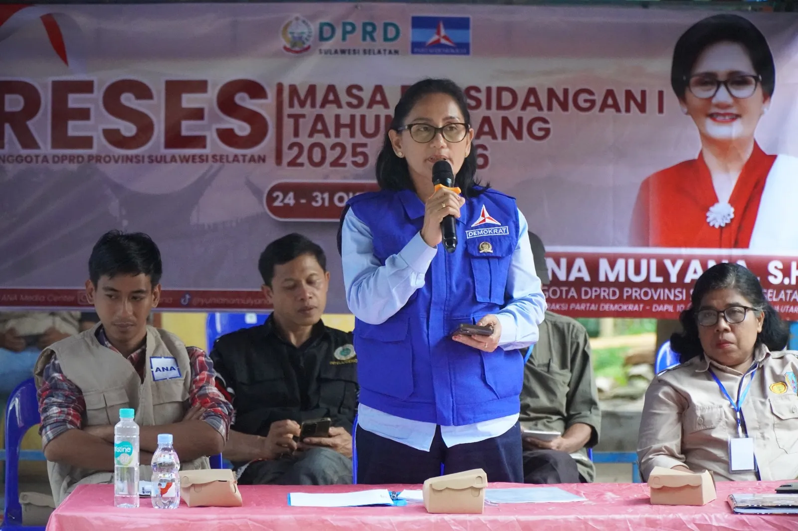 Yuniana Mulyana Serap Aspirasi Petani, UMKM, dan Budayawan di Empat Titik Reses Tana Toraja 1 Yuniana Mulyana Serap Aspirasi Petani, UMKM, dan Budayawan di Empat Titik Reses Tana Toraja