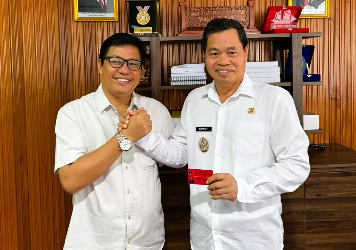 Wabup Tana Toraja Erianto Resmi Bergabung dengan PDI Perjuangan