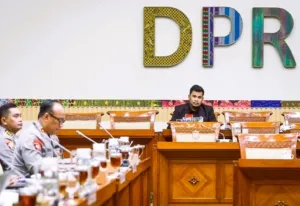 Komisi III DPR RI Gelar Rapat Reformasi Hukum dan Polri Bersama Wakapolri, Andi Amar Soroti Tunjangan Bhabinkamtibmas