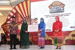 Gubernur Buka Expo Kreatif Sulsel 2025, Dorong Wastra dan UMKM Tembus Pasar Global