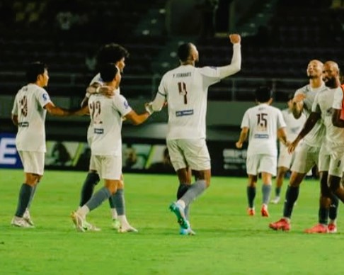 Hujan Gol! PSM Bekuk Persis di Stadion Manahan Solo 1 Hujan Gol! PSM Bekuk Persis di Stadion Manahan Solo