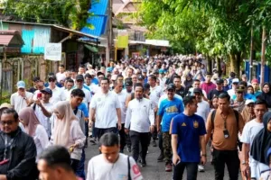 Gubernur Sulsel Lepas Ribuan Peserta Jalan Sehat Anti Mager di Pangkep