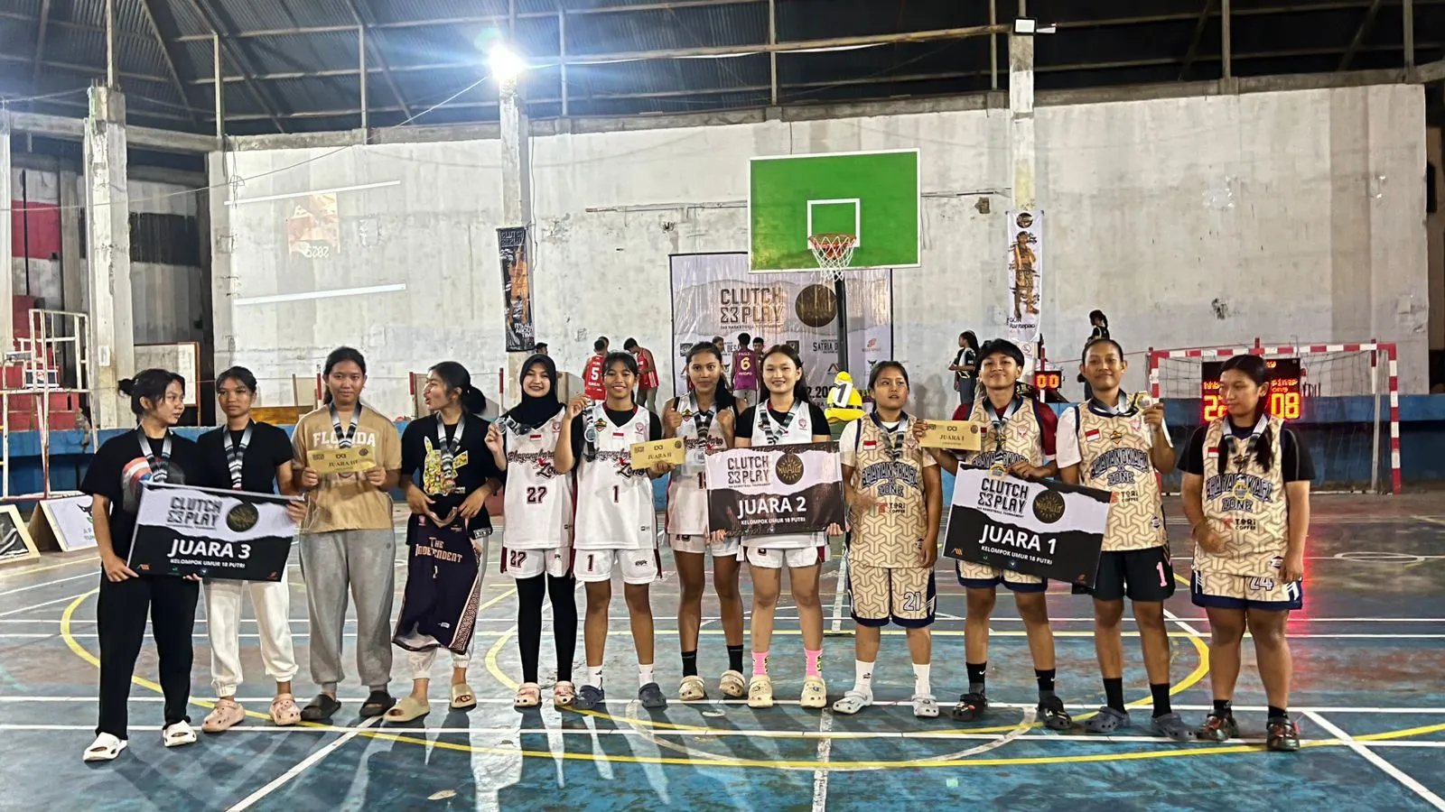 Bhayangkara X Zone Polres Toraja Utara Raih Peringkat 1 dan 2 di Clutch X Play 3x3 Basketball Tournament KU 18 Putri 1 Bhayangkara X Zone Polres Toraja Utara Raih Peringkat 1 dan 2 di Clutch X Play 3×3 Basketball Tournament KU 18 Putri