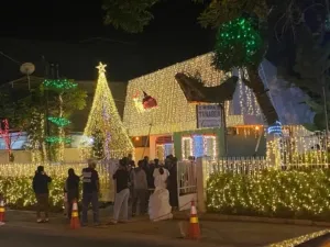 Viral Spot Foto, Hiasan Lampu Natal Wisma Tanabua Raih Grand Champion Christmas Light Festival Toraja Utara