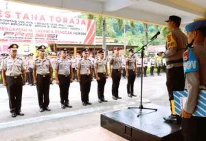 34 Personel Polres Tana Toraja Naik Pangkat, Kapolres Tekankan Profesionalisme