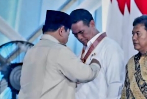 Sukses Wujudkan Swasembada Beras, Mentan Amran Diganjar Bintang Jasa Utama