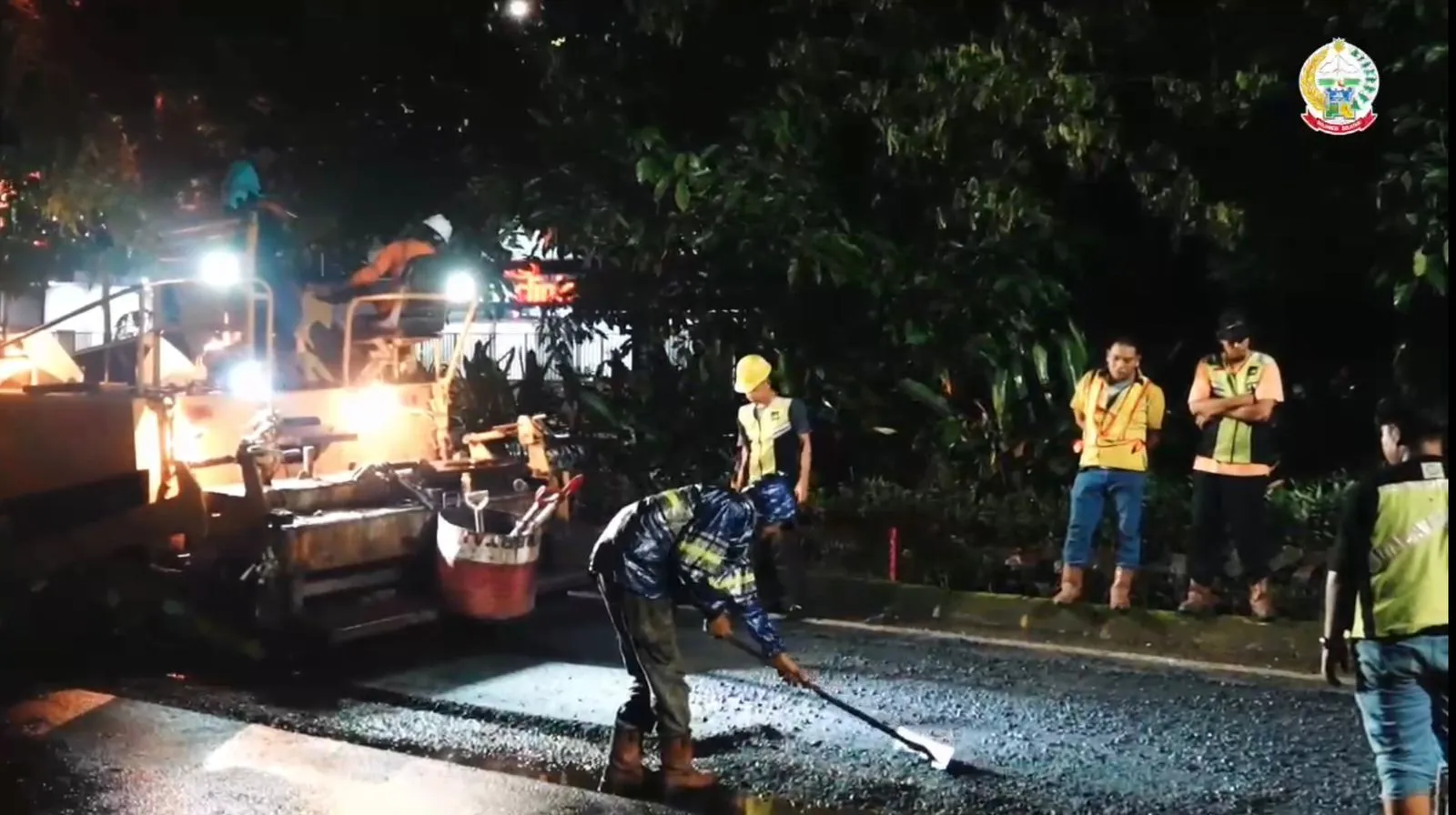 Pengaspalan Jalan Hertasning Mulai Dirasakan Manfaatnya, Warga: Terima Kasih Banyak Pak Gubernur 1 Pengaspalan Jalan Hertasning Mulai Dirasakan Manfaatnya, Warga: Terima Kasih Banyak Pak Gubernur