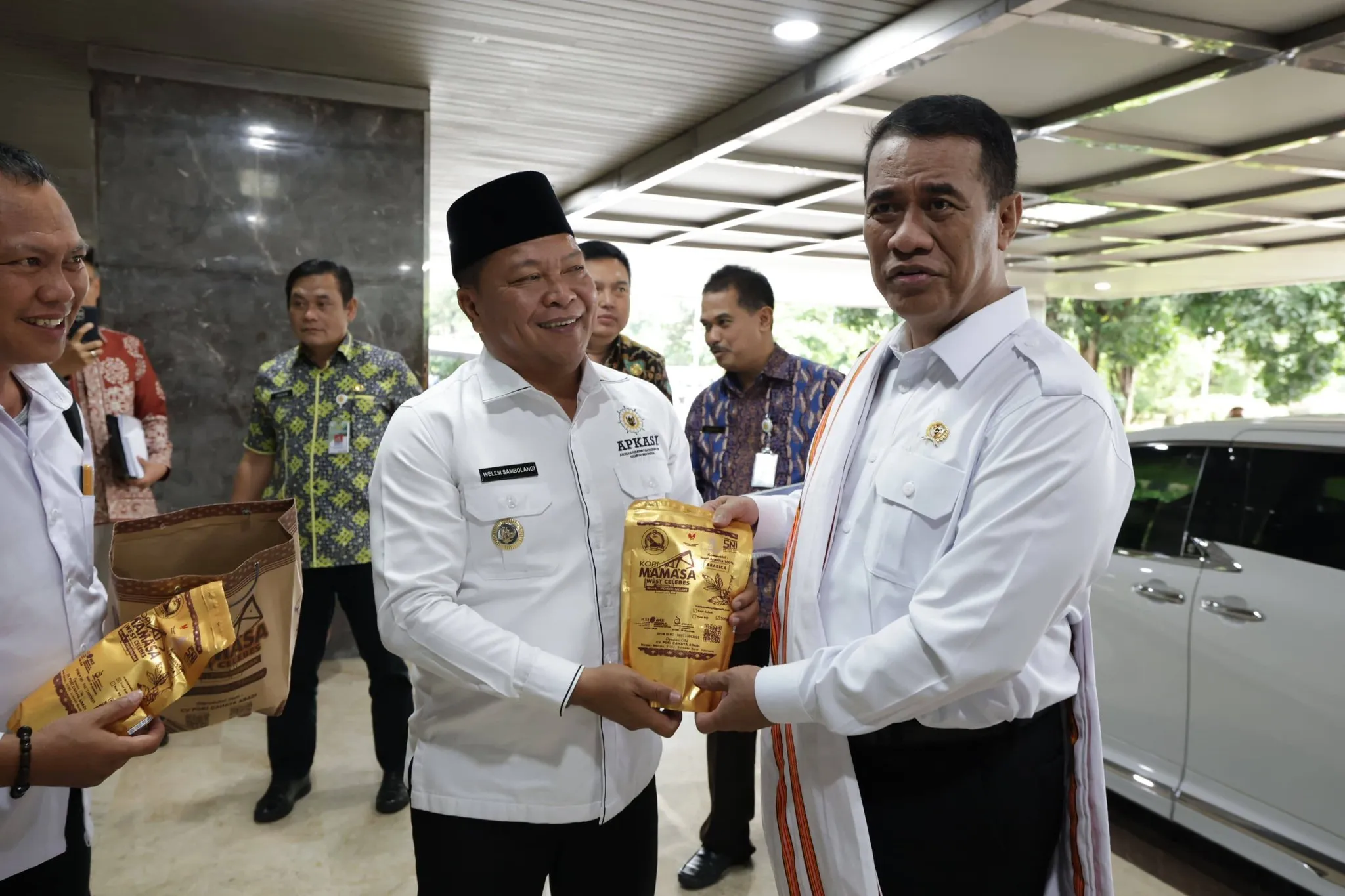 Jemput Bola ke Jakarta, Bupati Mamasa Bawa Harapan Petani ke Mentan Amran Sulaiman
