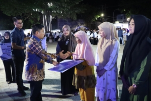 Malam HUT Parepare ke-66, Wali Kota Lantik dan Asuransikan Ratusan Ketua RT/RW