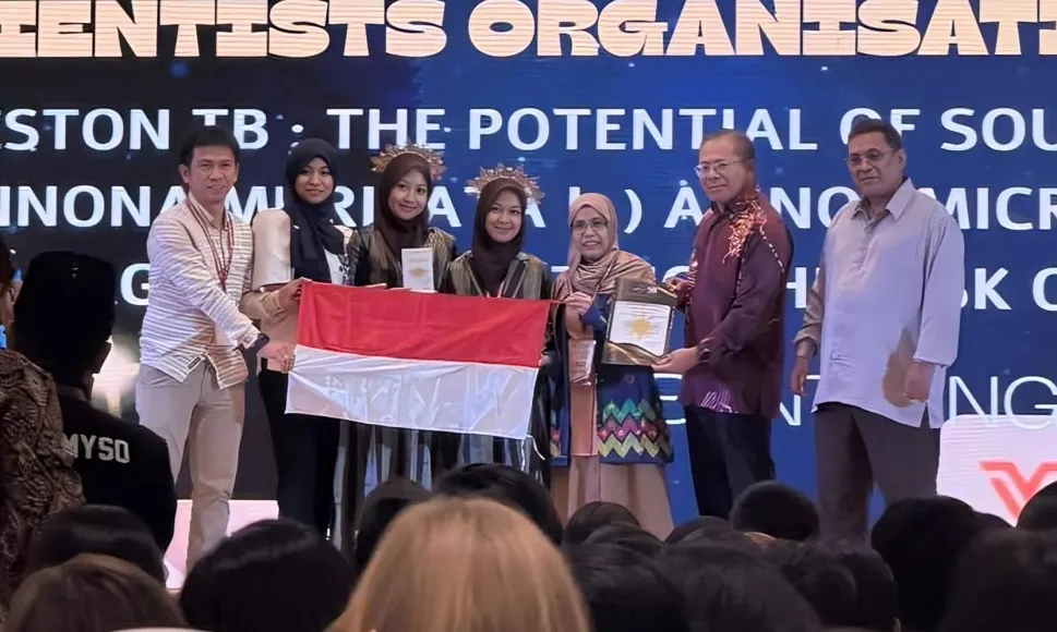 Dukungan Gubernur Sulsel Antar Siswi SMAN 1 Bantaeng Raih Medali Emas di Ajang STEM Thailand