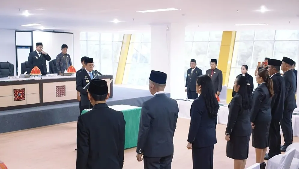 Bupati Toraja Utara Lantik Pejabat Eselon II dan III, Tekankan Amanah dan Bernovasi