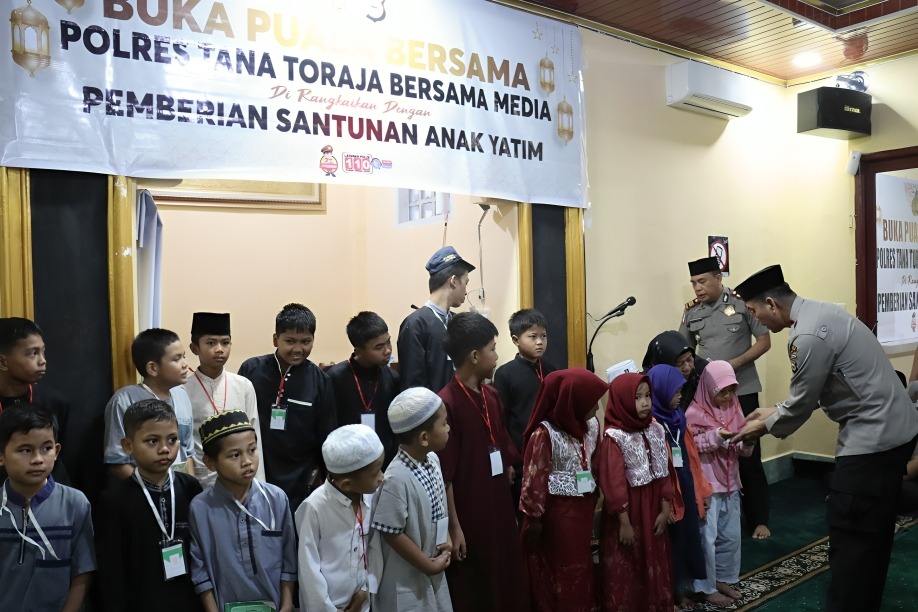 Polres Tana Toraja Buka Puasa Bersama Insan Pers dan Santuni Anak Yatim di Ramadan 1447 H