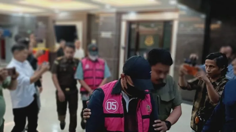 Mantan Pj Gubernur Sulsel Bahtiar Baharuddin Jadi Tersangka Korupsi Bibit Nanas Rp60 Miliar