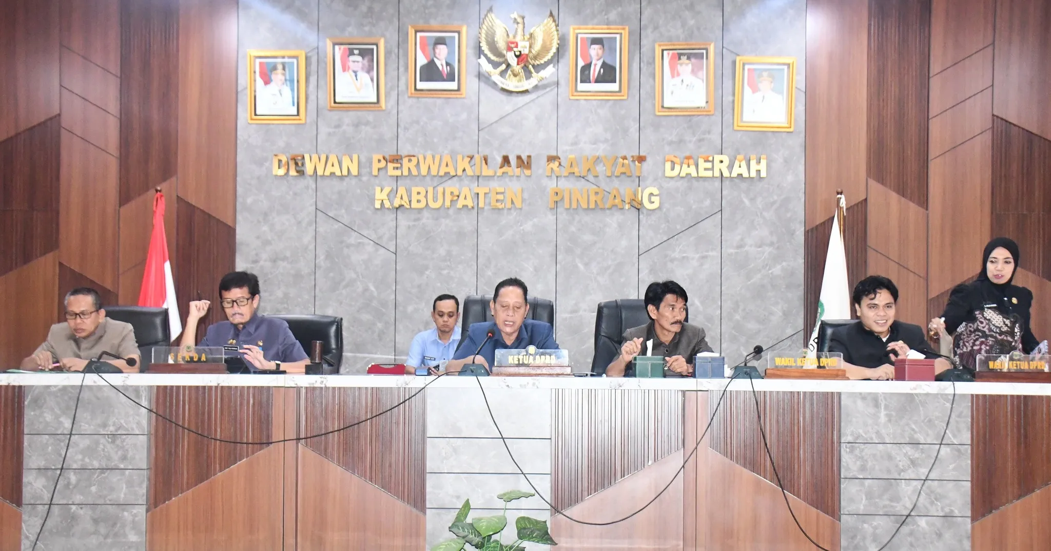 DPRD Pinrang Serahkan Pokok Pikiran Hasil Reses ke Pemerintah Daerah 1 DPRD Pinrang Serahkan Pokok Pikiran Hasil Reses ke Pemerintah Daerah