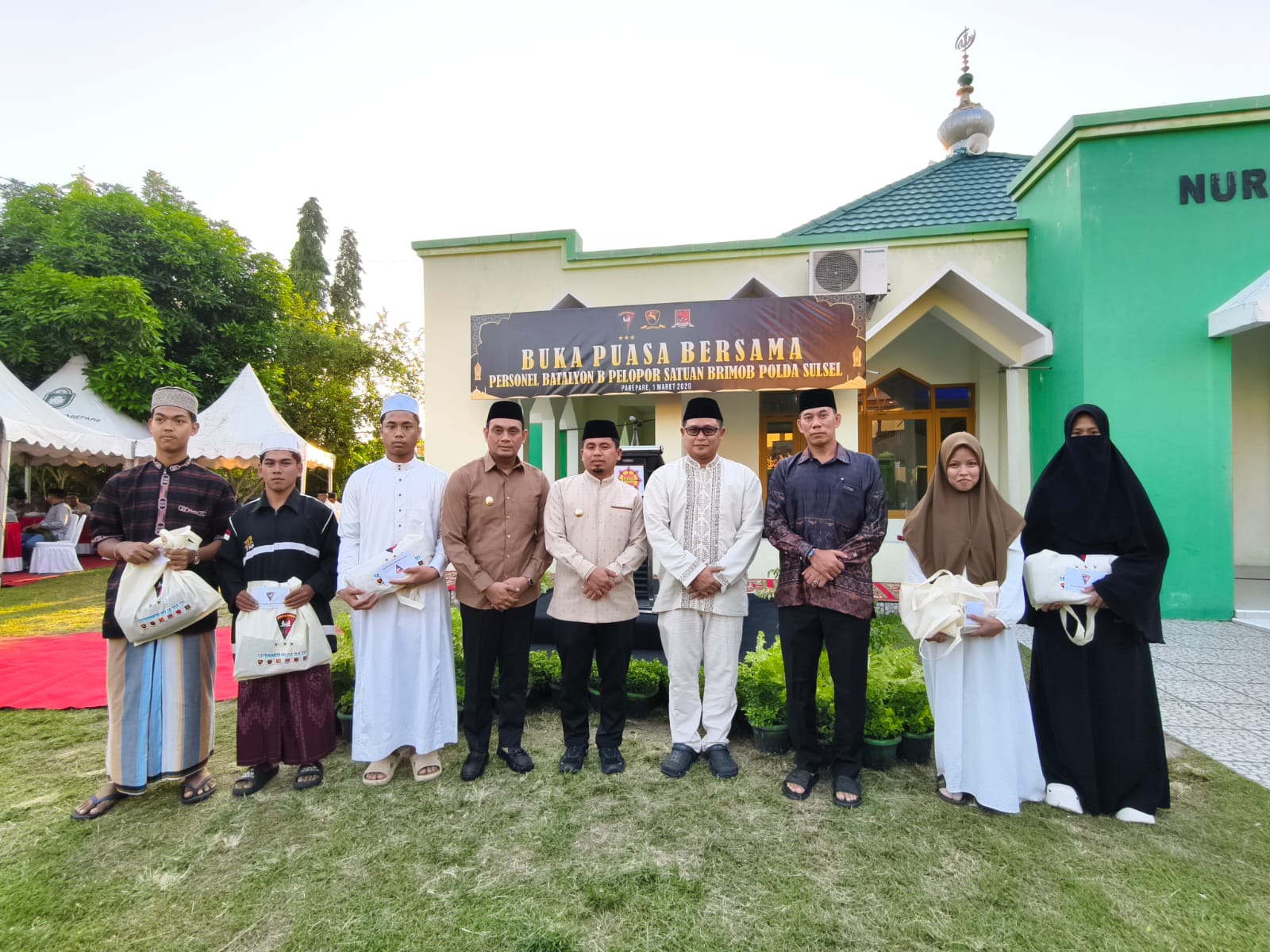 Satuan Brimob Polda Sulsel Gelar Buka Puasa dan Santuni 1.000 Anak Yatim di Empat Batalyon