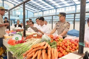 Polres Tana Toraja dan Forkopimda Sidak Harga Bahan Pokok Jelang Idulfitri