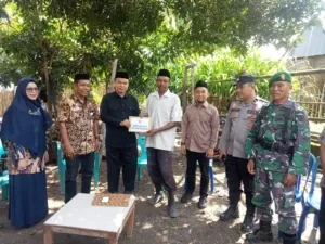 Gubernur Sulsel Salurkan Bantuan untuk Korban Puting Beliung di Takalar