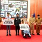 Gubernur Andi Sudirman Serahkan Beasiswa Rp5 Miliar untuk 3.400 Siswa SLB se-Sulsel
