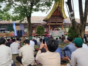 Ribuan Umat Muslim Tana Toraja Gelar Shalat Id di Pasar Seni Makale
