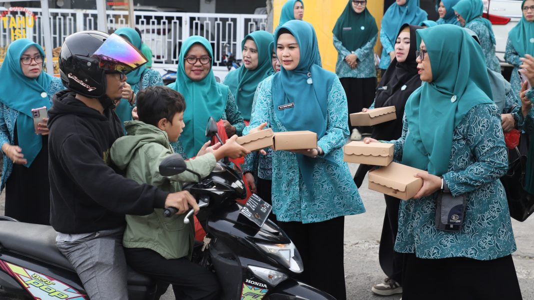 Takjil, Khatam Al-Qur’an hingga Tarawih Bersama, Tim PKK Parepare Perkuat Kepedulian dan Ukhuwah Ramadan