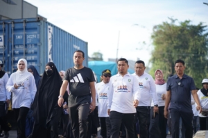 Wali Kota Tasming Hamid Apresiasi Gubernur Sulsel Lepas Ribuan Peserta Jalan Sehat “Anti Mager”