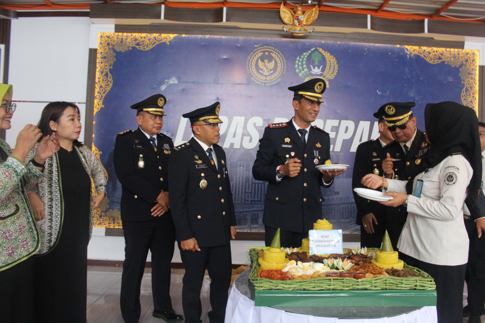 Lapas Parepare Ikuti Tasyakuran HBP Ke-62, Berikan Penghargaan, dan Laksanakan Pemusnahan Barang Bukti