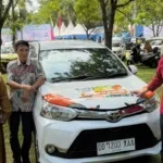 Jawab Kebutuhan Nakes, Gubernur Sulsel Serahkan Mobil Layanan Kesehatan untuk Warga Rongkong