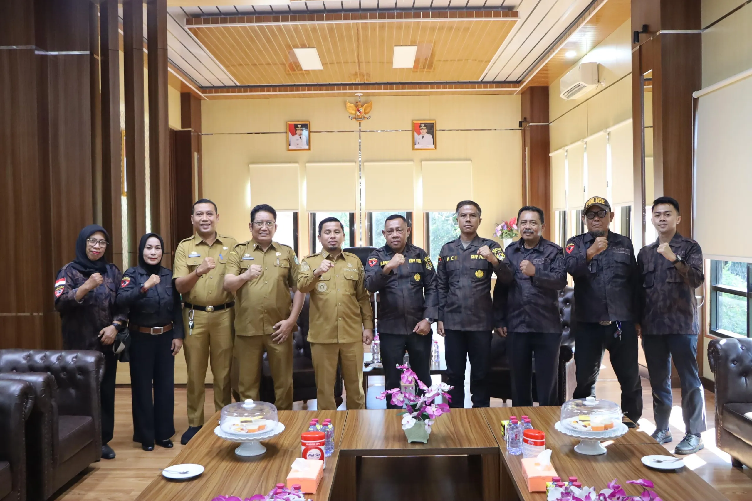 Terima Audiens, KBPP dan APINDO, Tasming Hamid Ajak Bersinergi Bangun Parepare 1 Terima Audiens, KBPP dan APINDO, Tasming Hamid Ajak Bersinergi Bangun Parepare