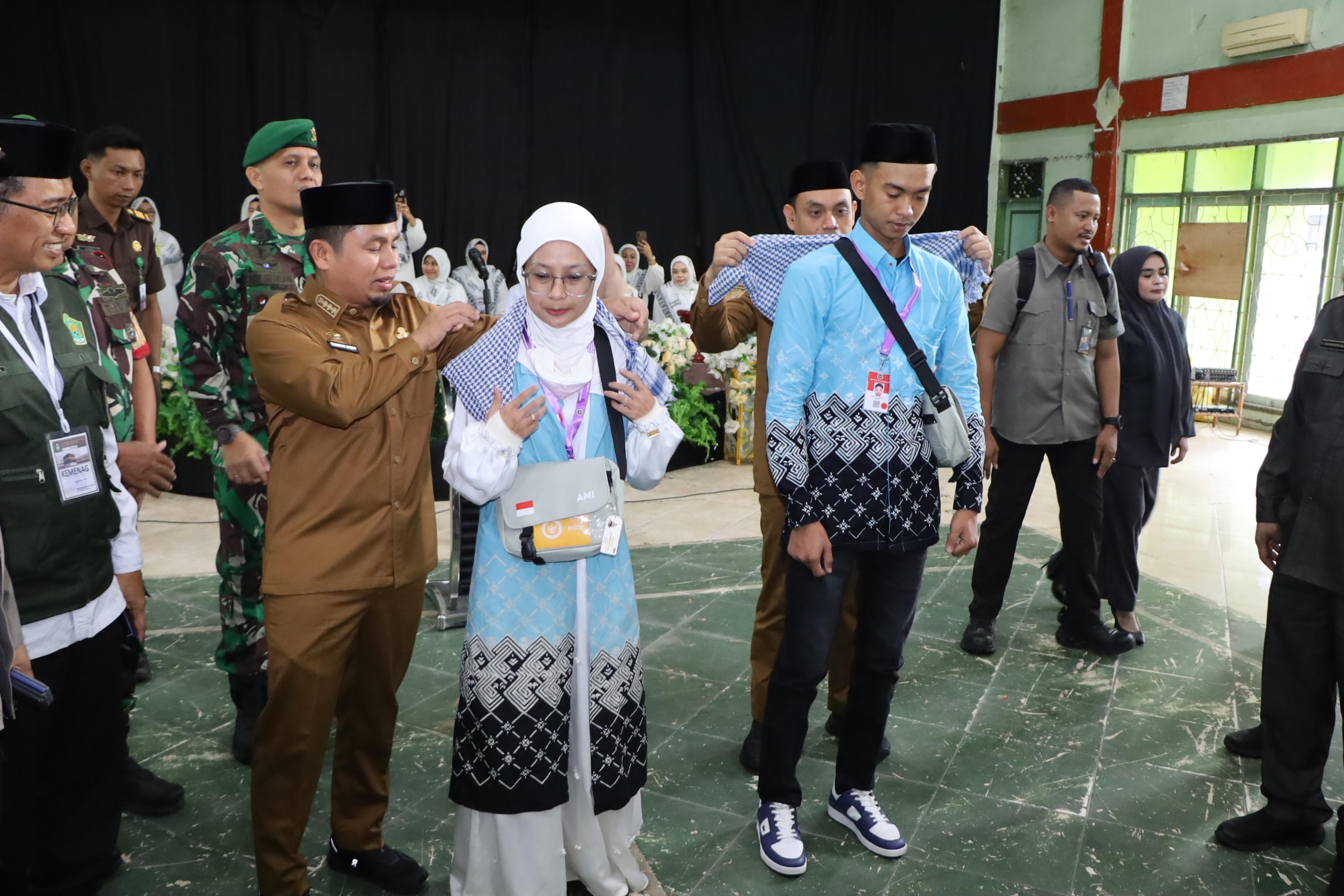 Wali Kota Parepare Doakan 92 Jamaah Calon Haji Raih Haji Mabrur dan Selamat Hingga Kembali ke Tanah Air 1 Wali Kota Parepare Doakan 92 Jamaah Calon Haji Raih Haji Mabrur dan Selamat Hingga Kembali ke Tanah Air