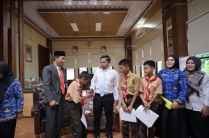 Parepare Ukir Prestasi di Ajang Bahasa Daerah Nasional, Tasming Hamid Dapat Penghargaan