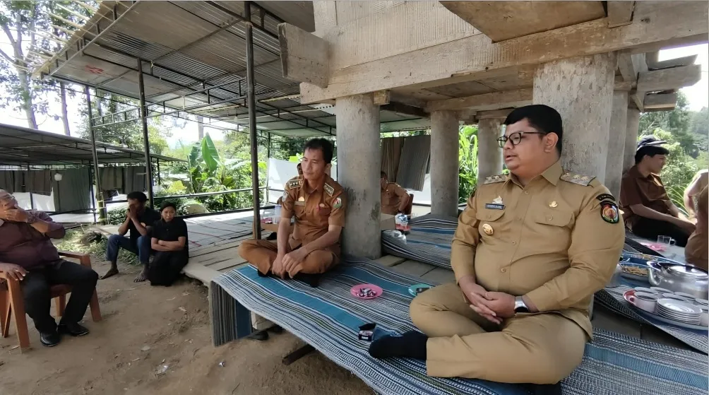 Wabup Andrew Sambangi Keluarga Korban Lakalantas Moge di Nanggala, Komitmen Kawal Proses Hukum 1 Wabup Andrew Sambangi Keluarga Korban Lakalantas Moge di Nanggala, Komitmen Kawal Proses Hukum