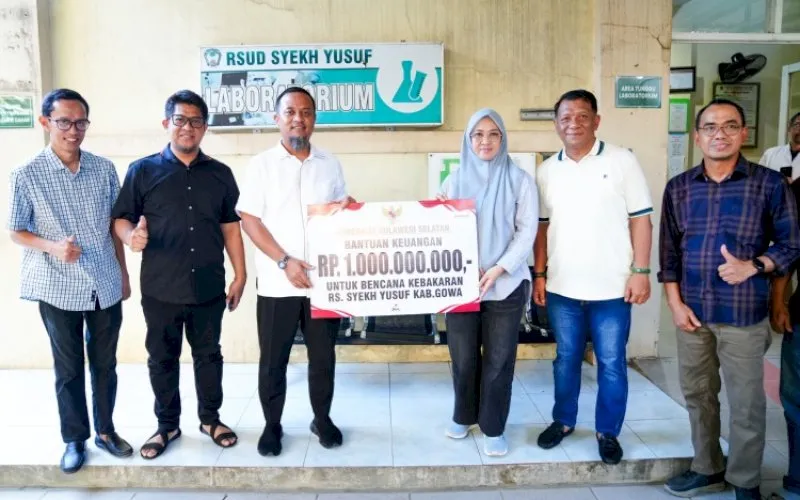 Andi Sudirman Serahkan Bantuan Rp1 Miliar untuk Pemulihan RSUD Syekh Yusuf Gowa Pascakebakaran