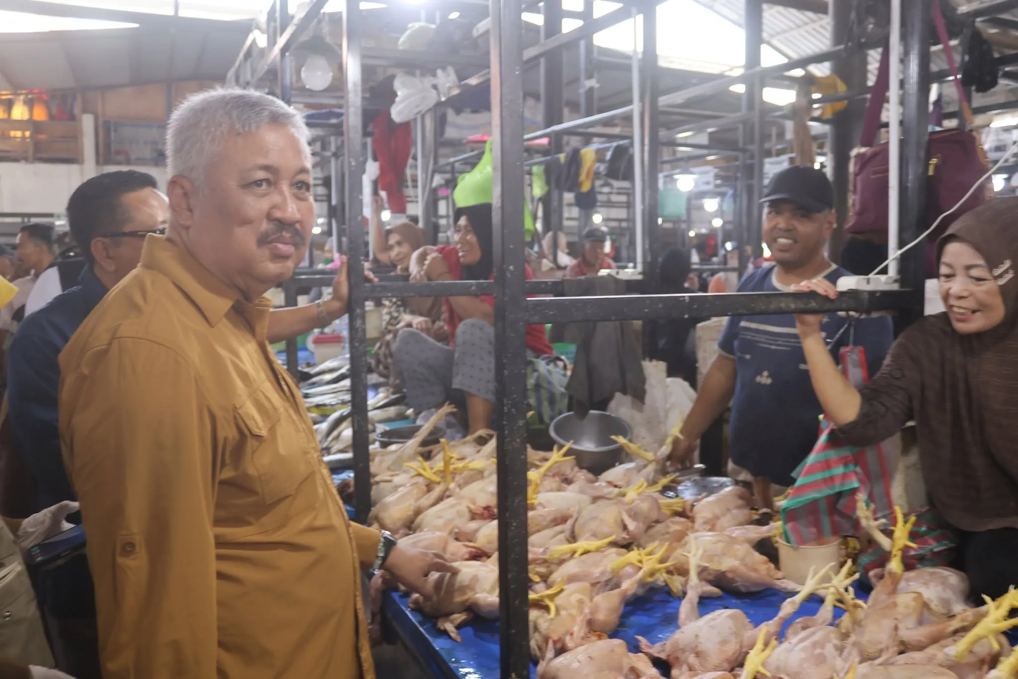 Jelang Idul Adha, Pemkab Pinrang Gelar Operasi Pasar Guna Redam Inflasi Bapok 1 Jelang Idul Adha, Pemkab Pinrang Gelar Operasi Pasar Guna Redam Inflasi Bapok
