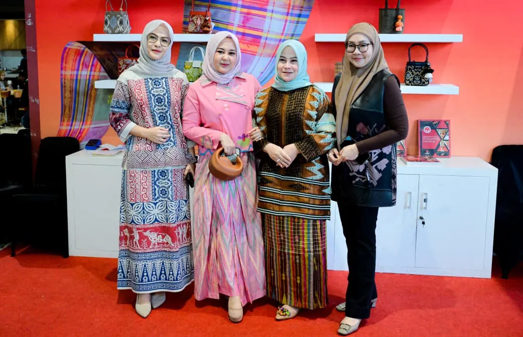 Fatmawati Rusdi Apresiasi Antusiasme Peserta, Pameran Dekranas 2026 Putar Ekonomi Sulsel Lebih dari Rp100 Miliar 1 Fatmawati Rusdi Apresiasi Antusiasme Peserta, Pameran Dekranas 2026 Putar Ekonomi Sulsel Lebih dari Rp100 Miliar
